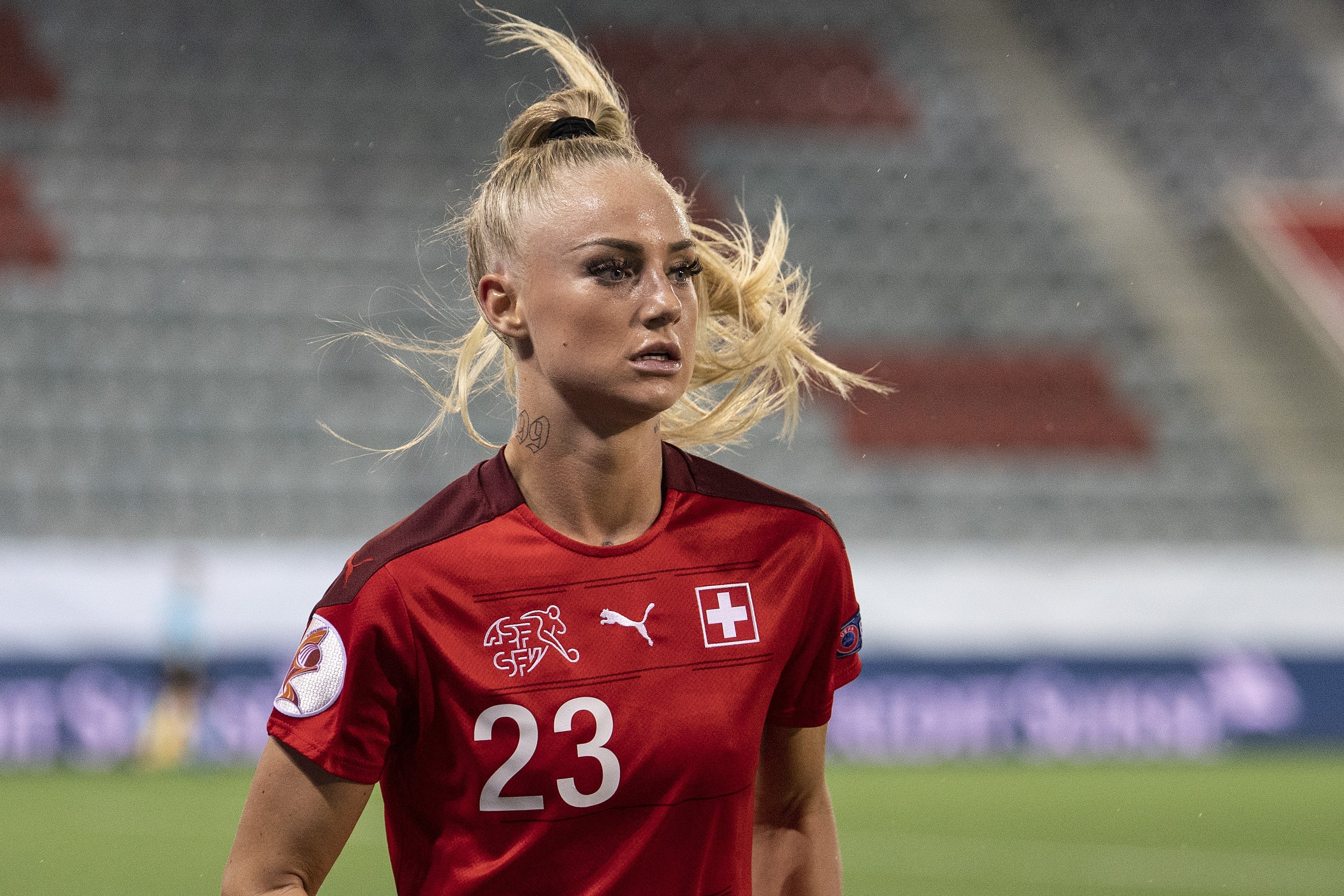 Fussballerin Und Influencerin - Natistar Alisha Lehmann – Die Frau, Die ...