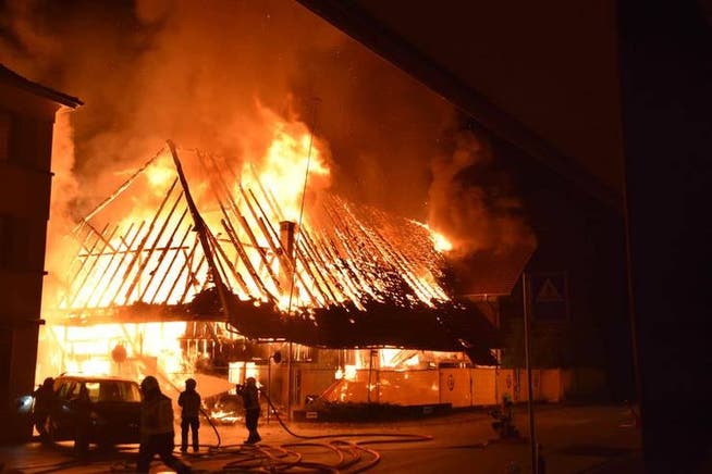 Das brennende Bauernhaus.
