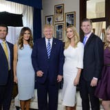 Eine schrecklich nette Familie – Superman Donald führt die Trumps an