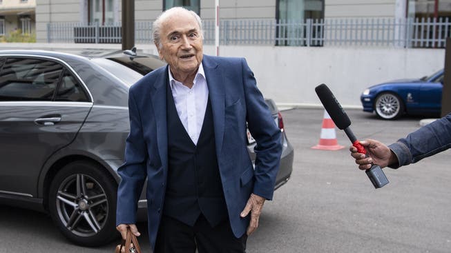 Der ehemalige FIFA-Präsident Sepp Blatter Anfang September bei der Bundesanwaltschaft in Bern.