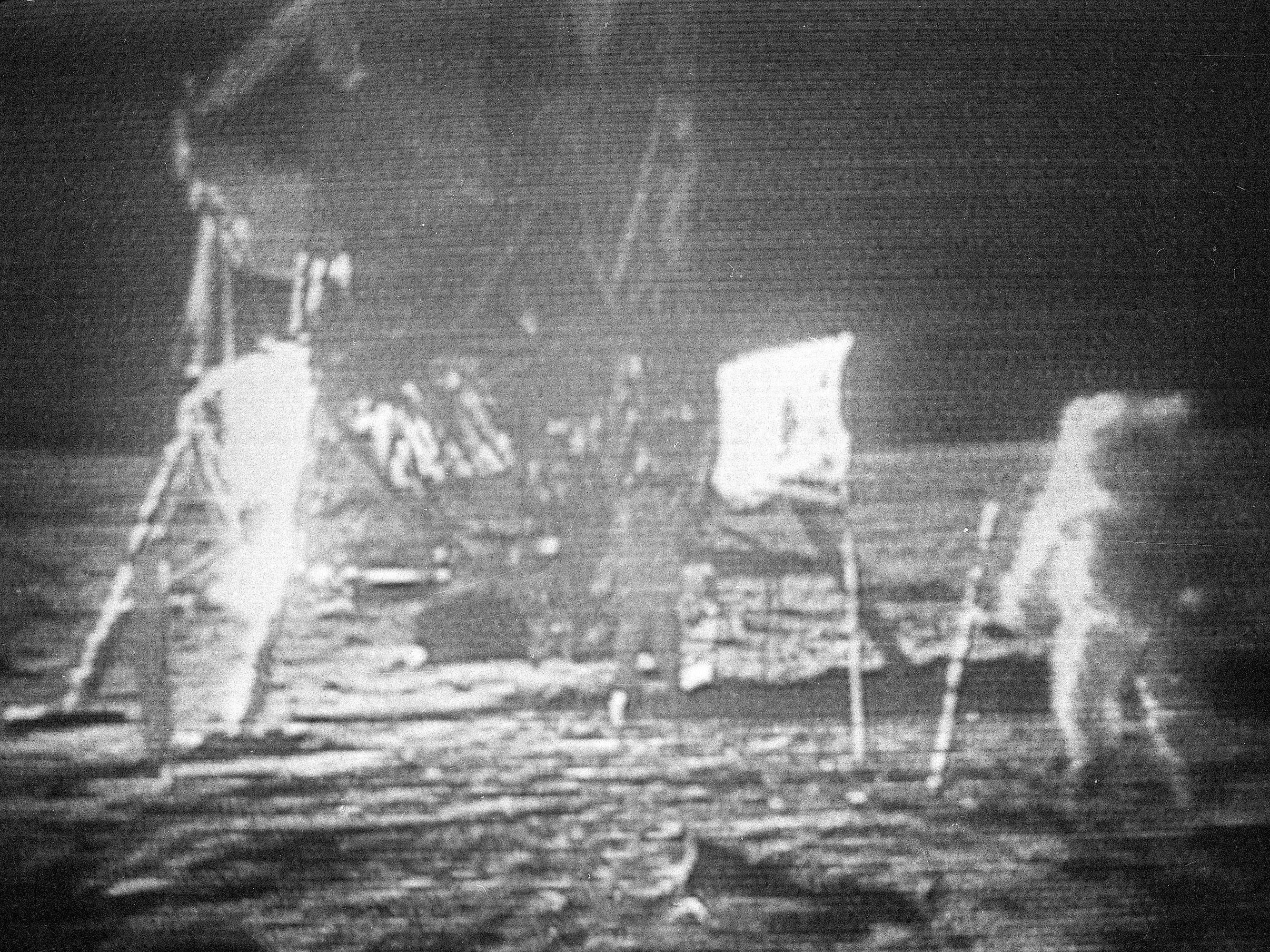 Apollo-Mission - Die Mondlandung Macht Den Schweizer Bruno Stanek Zur ...