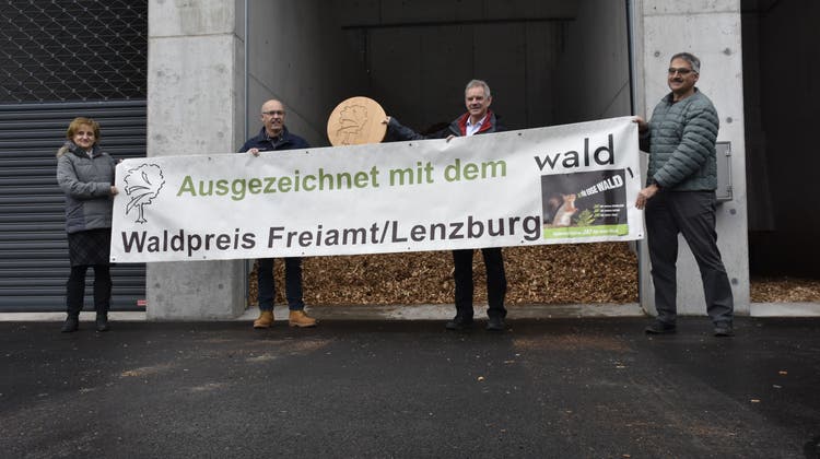 AEW Energie AG erhält Waldpreis: Für das Heizen mit Borkenkäferholz gibt es eine Auszeichnung