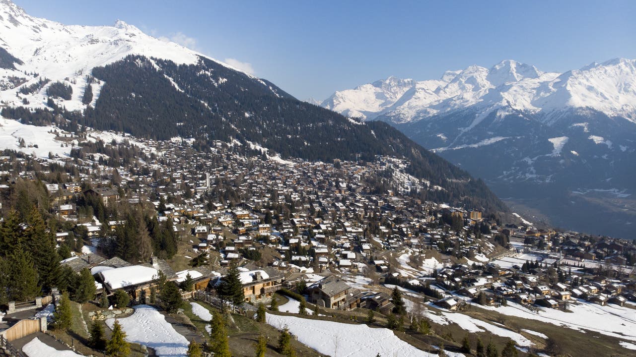 Nach zahlreichen Corona-Virus-Fällen halten Ärzte die Region rund um Verbier für einen der grösseren Infektionsherde in der Schweiz und hatten eine Quarantäne für den Ort Val de Bagnes gefordert.