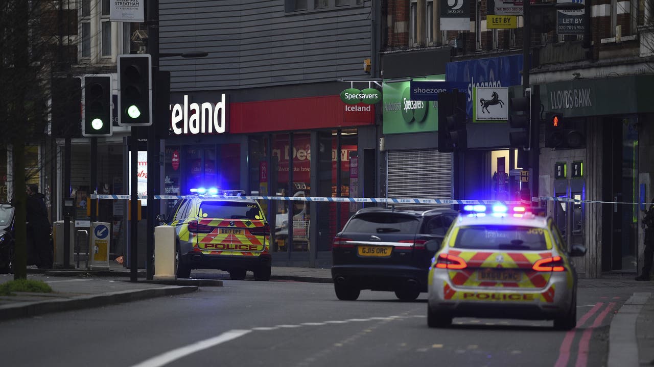Mann ersticht in London zwei Menschen und wird von der Polizei erschossen