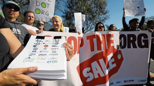 In Los Angeles protestierten im Januar Aktivisten gegen den Verkauf der Webseiten-Endung «.org»