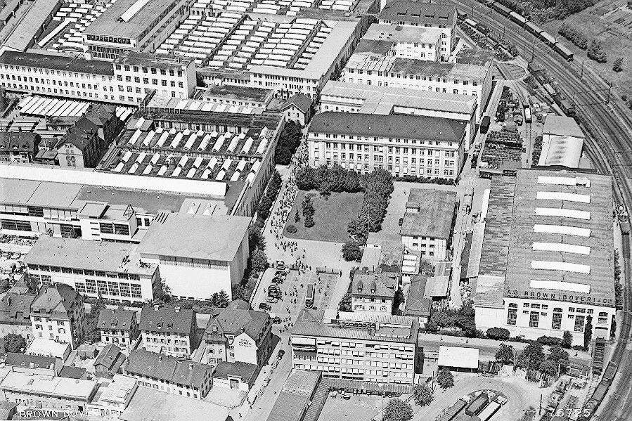 Glanzzeiten der BBC: Das Fabrikareal in Baden anno 1952, in der Mitte das Gebäude 701.