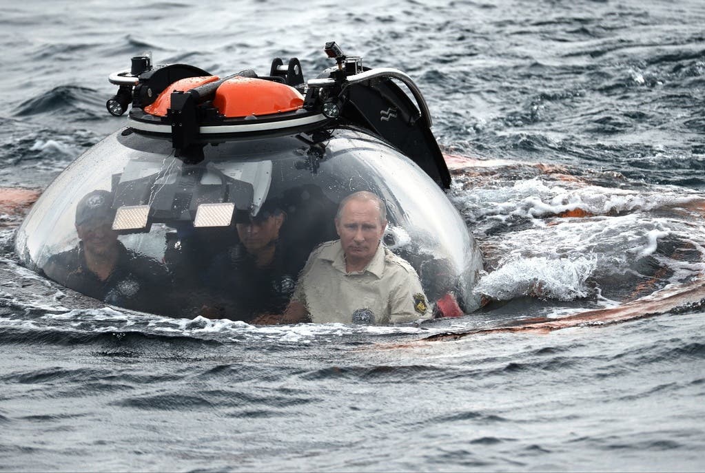 Putin an Bord eines Tiefsee-U-Boots im Schwarzen Meer. Aufnahme vom August 2015.