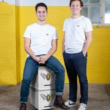 Start-up-Modelabel «Beeyond» will mit T-Shirts und Socken Bienen retten