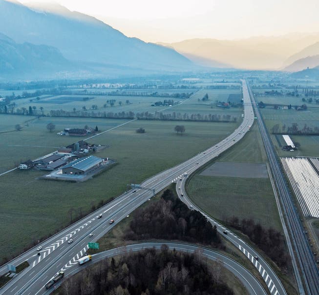 Eigentlich wäre Stosszeit: Autobahnverzweigung Sarganserland, aufgenommen zur morgendlichen Hauptverkehrszeit.