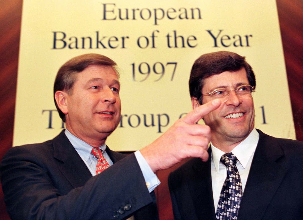 Marcel Ospel (links), vom Schweizerischen Bankverein (SBV)., und Mathis Cabiallavetta, von der UBS.