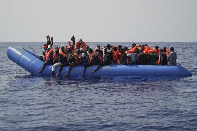 So sieht es auf einem Flüchtlingsboot aus.