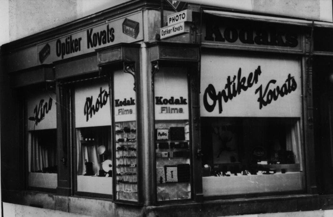 Der zweite Standort in Baden: Optiker Kovats im Bazar Lang an der Badstrasse 17 (von 1939 bis 1947).