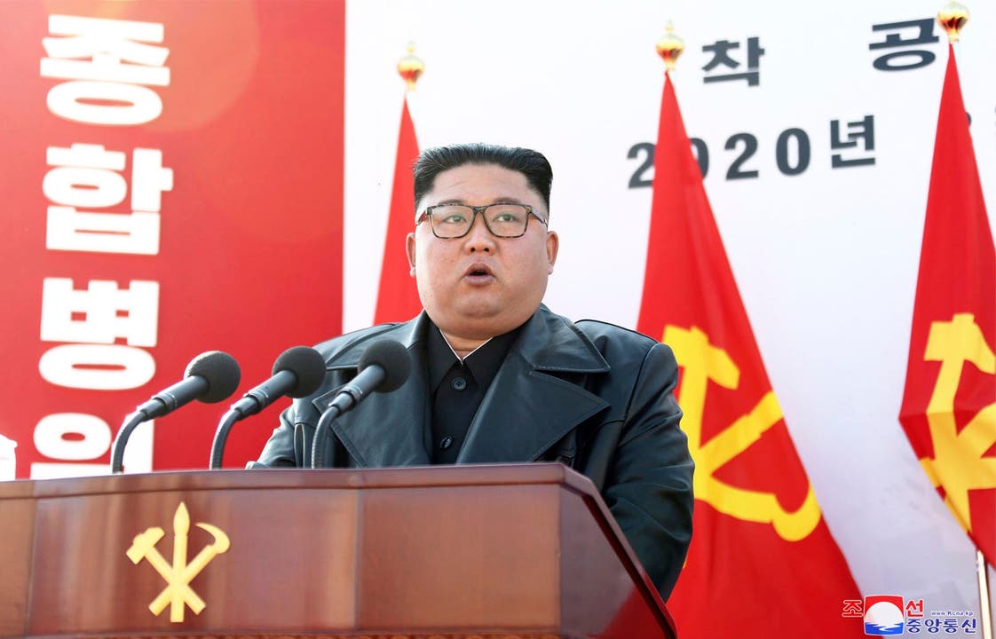 «Ätsch, meine Raketen sind grösser als deine», meint Donald Trump und nennt Kim Jong Un deshalb Little Rocket Man .