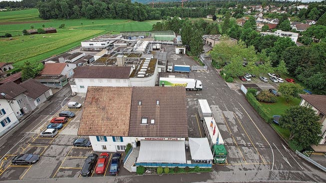 Das Marti-Areal (heute Centravo, hinten) mit dem Restaurant Pflug im Vordergrund.