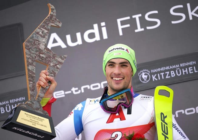 Daniel Yule ist der strahlende Sieger des Slaloms von Kitzbühel 2020.