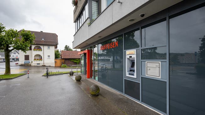 Der Bancomat der Raiffeisenbank Däniken-Gretzenbach wird nicht versetzt.