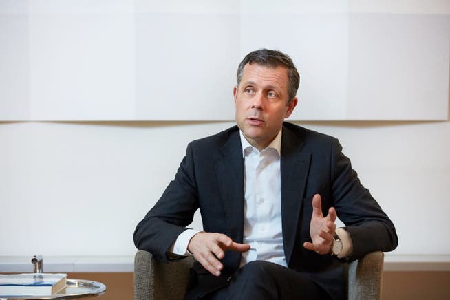 CS-Schweiz-Chef André Helfenstein will 100 Millionen Franken einsparen.