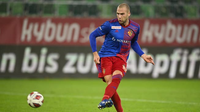 Perfekte Schusshaltung: Pajtim Kasami erzielt den Treffer zum 3:1 für Basel.