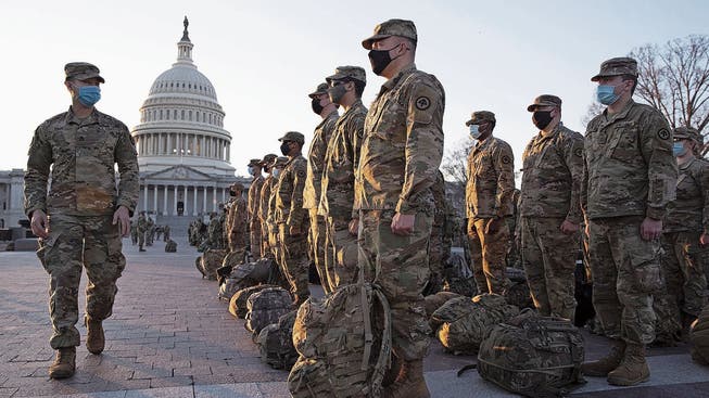 Soldaten prägen das Stadtbild: Washington gleicht in den Tagen vor Joe Bidens Amtseinführung einem Militärstützpunkt.