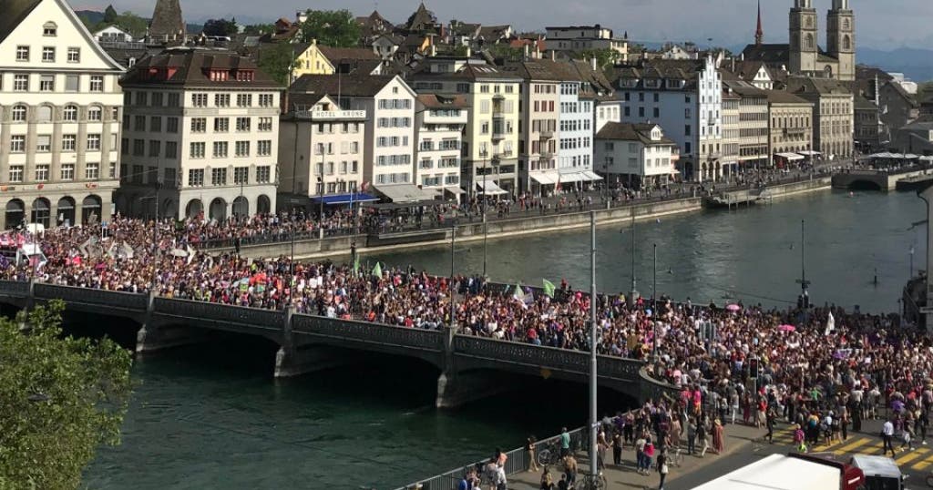 Frauen suchen männer beim lesen pa