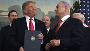 Bibi Netanjahu mit US-Präsident Donald Trump in Washington am 25. März 2019, als Trump eine Erklärung unterschrieb, die Israels Souveränität über die Golan-Höhen bestätigte. (Bild: Susan Walsh/Keystone)