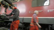 Mitarbeiter der SBB-Cargo-Werkstätte in Bellinzona. (Bild: Keystone)