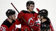 Schafft Hischier mit seinem Team in dieser Spielzeit den Einzug in die Playoffs? (Bild: KEYSTONE/AP/JULIO CORTEZ)