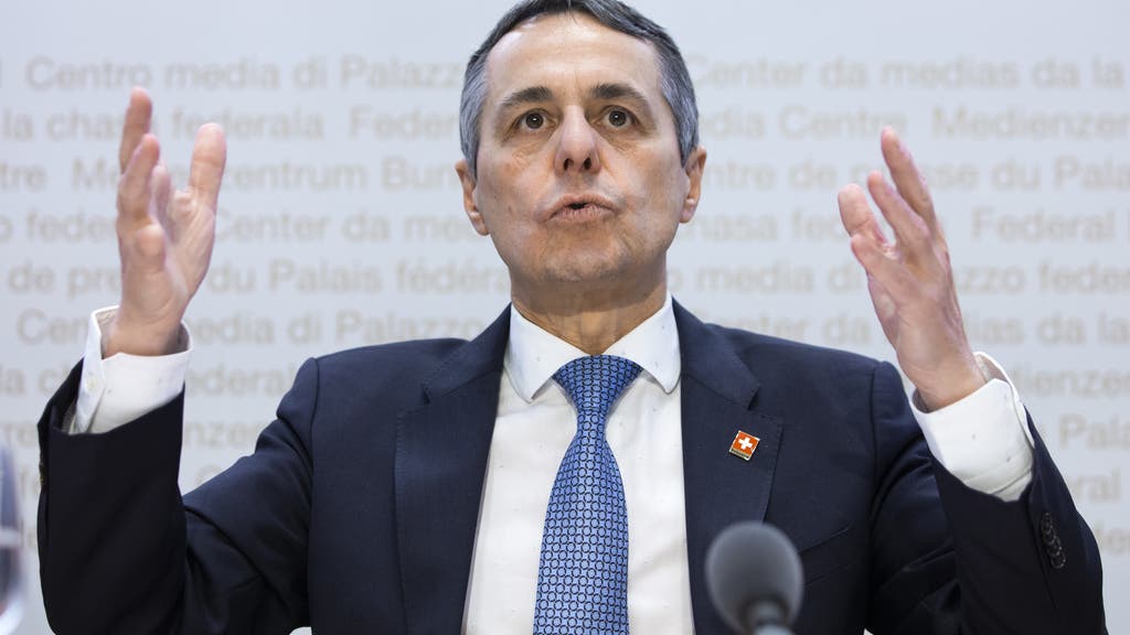 Soll die Schweiz wegen Corona die Entwicklungszusammenarbeit ausbauen - oder kürzen? Im ...