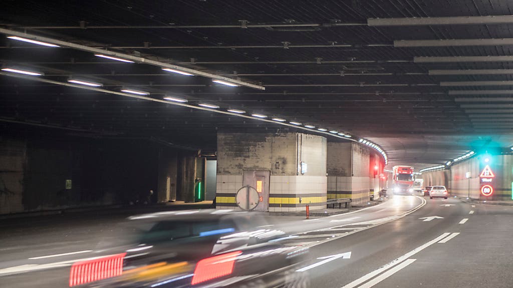 Wieder freie Fahrt am Gotthard: Oster-Stau aufgelöst | St ...