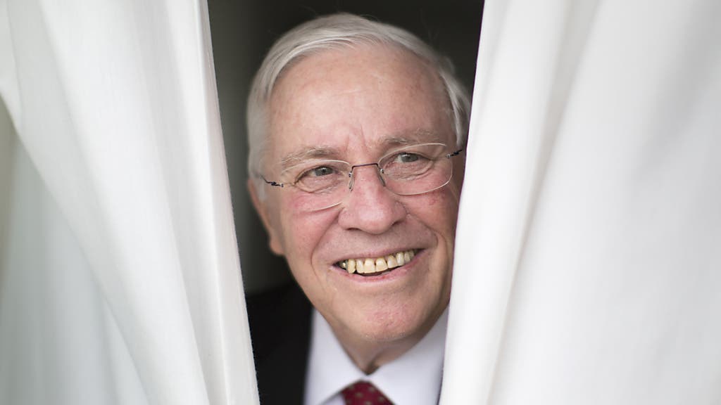 Schweiz - Definitiv: Bundesrat zahlt Blocher Rente ...