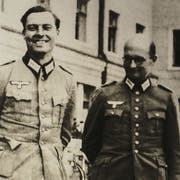 Zwei Verschwörer des 20. Juli 1944: Claus Schenk Graf von Stauffenberg (links) und Albrecht Ritter Merz von Quirnheim. Beide wurde in der Nacht des 20. Juli 1944 standrechtlich erschossen.