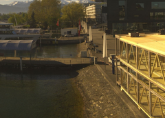 Am Donnerstagmorgen war schon der zweite Stock vom «Quadrin» sichtbar. (Bild: Webcam KKL)