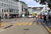 Blick vom Marktplatz in Richtung Bohl, wo es am Donnerstagnachmittag zum Zusammenstoss von Velofahrer und Fussgängern gekommen ist. (Bild: Stadtpolizei St.Gallen - 15. August 2019)