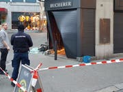 Blick auf den Tatort am frühen Montagmorgen. (Bild: Christof Krapf)