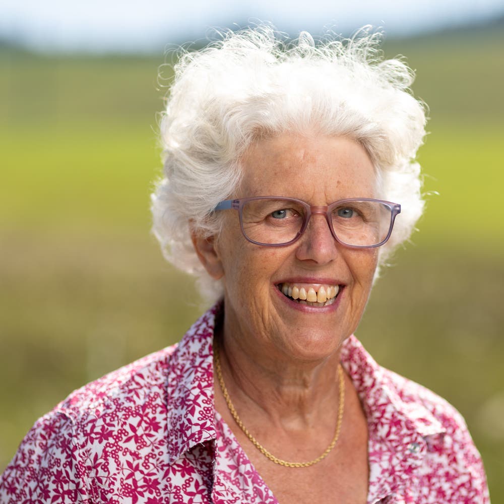 Ursula Keller, Schindellegi, Diplomierte Sozialarbeiterin FH, 1955. Motivation: «Ich plädiere für ein flexibles Rentenalter, eine Rente, von der man leben kann, vielfältige, bezahlbare Wohnformen, auch bei Pflegebedürftigkeit.»