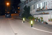 Die Unfallstelle auf der Spiseggstrasse mit einem der beiden in der Nacht auf Mittwoch in einen Frontalzusammenstoss verwickelten Autos. (Bild: Kantonspolizei St.Gallen - 25. Juni 2019)