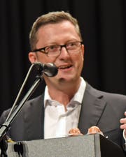 Nationalrat Peter Keller bei seiner Ansprache. (Bild Robert Hess (Stans, 7. Juli 2018))