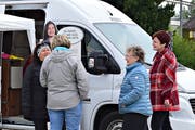 Das Selbsthilfe-Mobil macht Station in Kreuzlingen. (Bild. Daniela Ebinger)