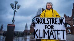 Bei Wind und Wetter: Gegen den Klimawandel – Greta Thunberg vor dem schwedischen Parlament in Stockholm am 30. November. (Bild: REUTERS)