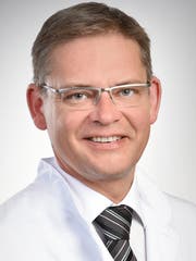 Dr. med. Claudio Stöbe,