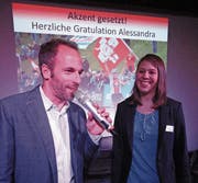 Moderator Christian Graf im Gespräch mit der Mountainbike-Weltmeisterin Alessandra Keller. (Bilder: Ruedi Wechsler (Emmetten, 27. September 2018))