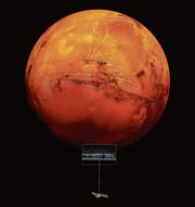 Mit Radarstrahlen durchleuchteten italienische Forscher von einer Raumsonde aus das Eis über dem Südpol des Mars. Sie fanden einen 20 Kilometer grossen Salzsee. (Bild: ESA, INAF/Davide Coero Borga – Media INAF)