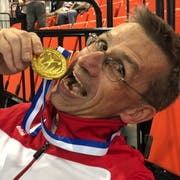 Urs Kern mit seiner Goldmedaille. (Bild: PD)