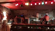 Die Vorbereitungen für die Eröffnungsparty sind im vollen Gange (Bild: PD/Eva Odermatt)