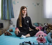 Jungautorin Leandra Gloor lässt sich von Abenteuergeschichten inspirieren. (Bild: Benjamin Manser)