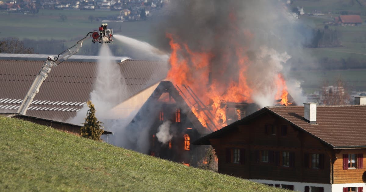 Bauernhaus-Brand in Rain Bauernhaus-Brand in Rain