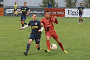 Darko Anic (rechts) schoss das 1:0 für Bazenheid. Später kassierte er einen unnötigen Platzverweis. (Bild: Beat Lanzendorfer)