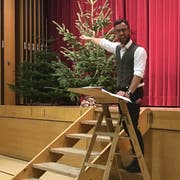 Der Schauspieler Philipp Langenegger unterhielt das Publikum am Unternehmer-Apéro während rund einer Stunde. (Bild: Urs Nobel)