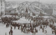 Das Festzelt auf einer Ansichtskarte von 1907 (Bild: PD)