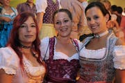 Sie kommen für das Oktoberfest von weither: Jessica Schwank, Nadine Huser und Cristina Roth.(Bild: Chris Marty/frauenfeld-events.ch)